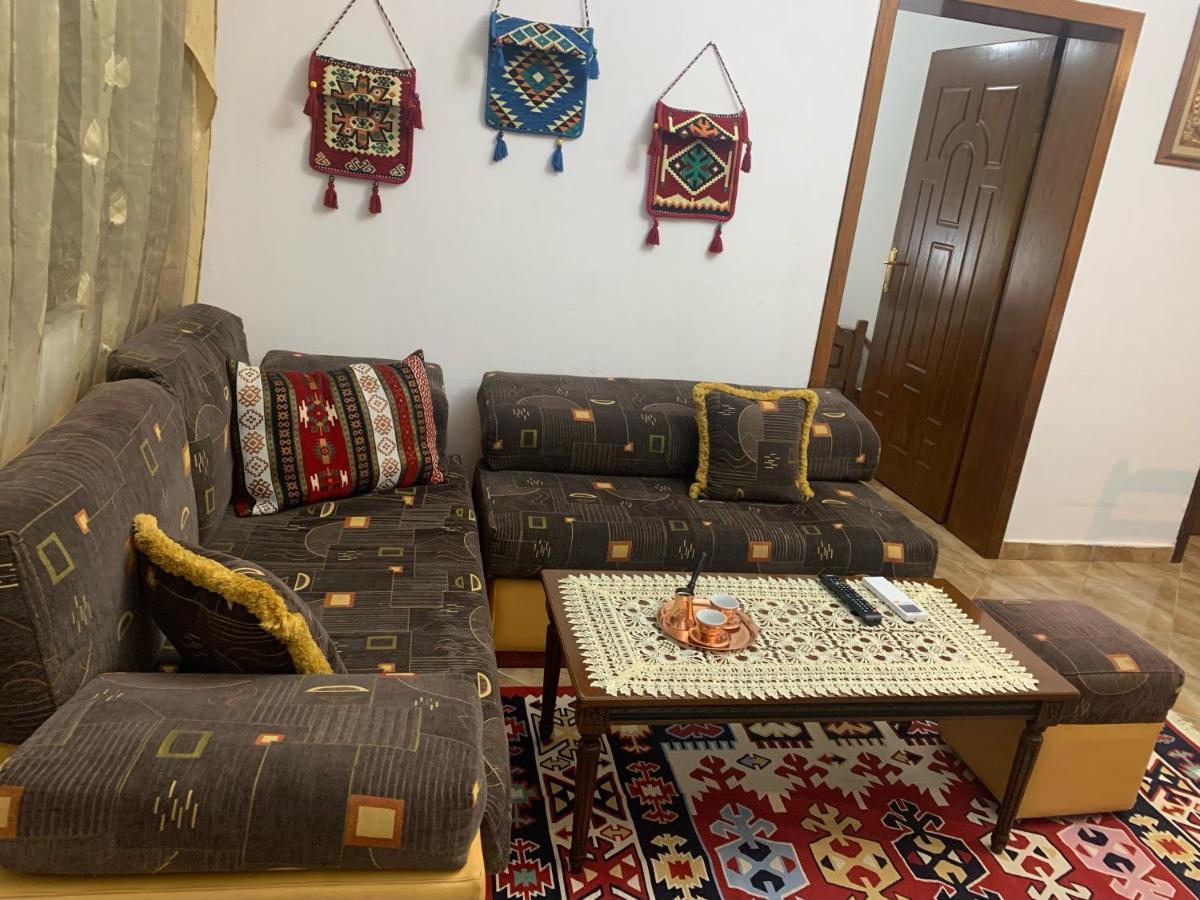 Vila Demaj! Free Parking Berat Kültér fotó