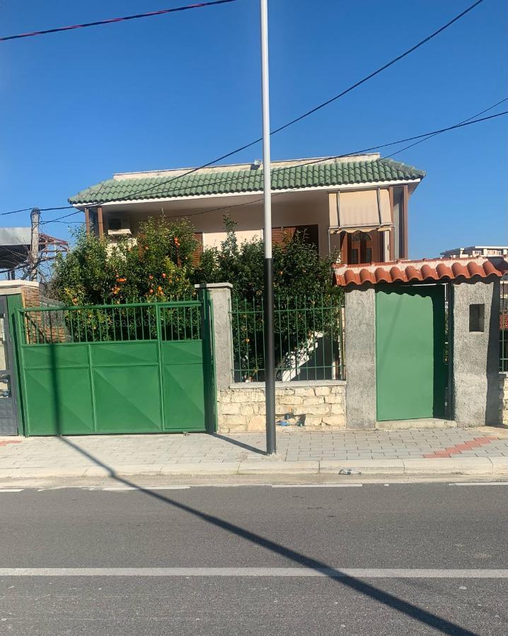 Vila Demaj! Free Parking Berat Kültér fotó